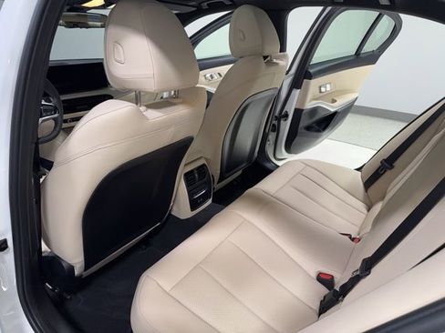 Used 2025 BMW 330i xDrive Sedan w/ Premium Package image 27