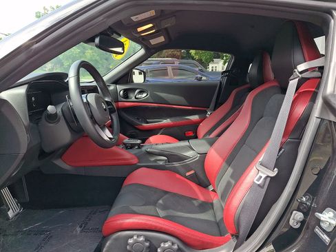Used 2024 Nissan Z Performance w/ Floor Mat Package RWD image 9