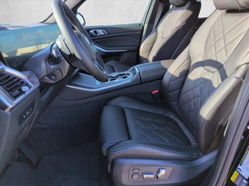 New 2026 BMW X5 xDrive50e image 4