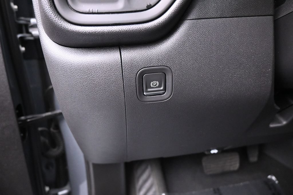 Used 2021 Chevrolet Silverado 1500 Custom RWD image 13