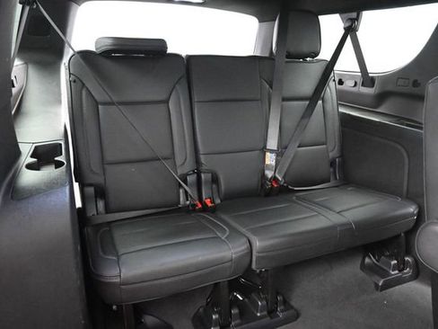 Used 2025 GMC Yukon XL Denali AWD/4WD image 24