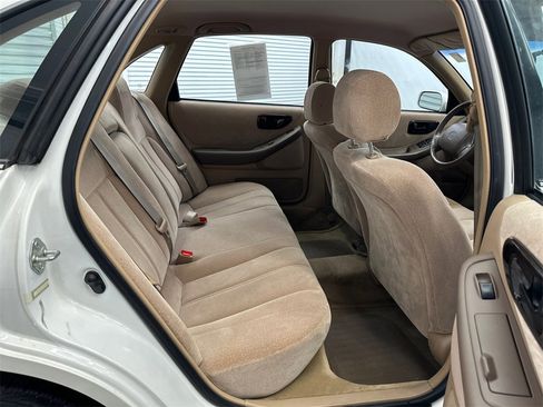 Used 1996 Toyota Avalon XL image 16