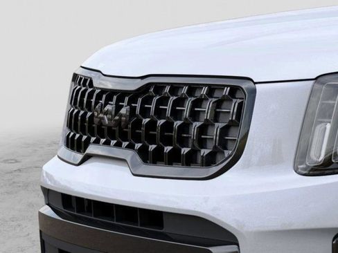 Used 2025 Kia Telluride AWD image 12