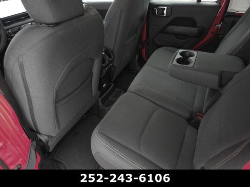 Used 2025 Jeep Wrangler Sahara w/ Safety Group image 31