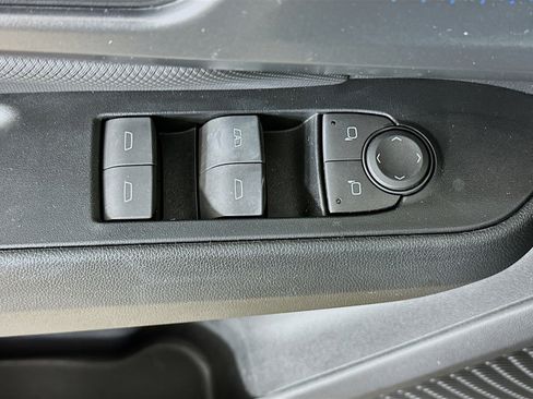 Used 2025 Chevrolet Equinox EV RS FWD image 15