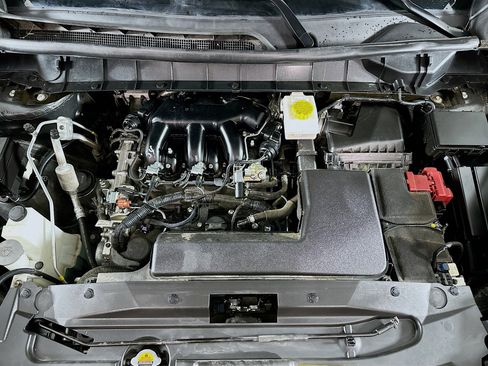 Used 2025 Nissan Pathfinder SL image 35