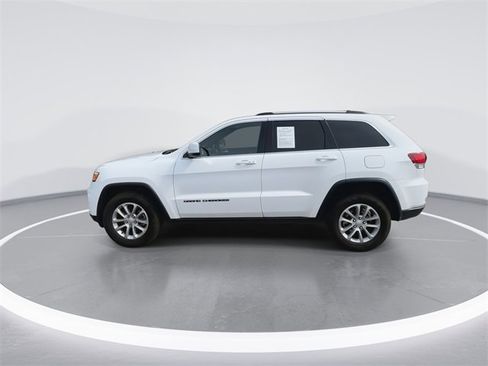 Used 2021 Jeep Grand Cherokee Laredo image 6