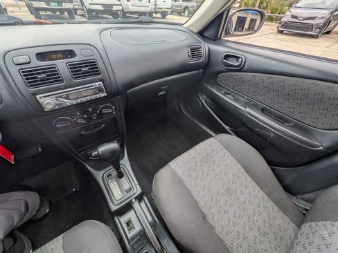 Used 2002 Toyota Corolla CE image 11