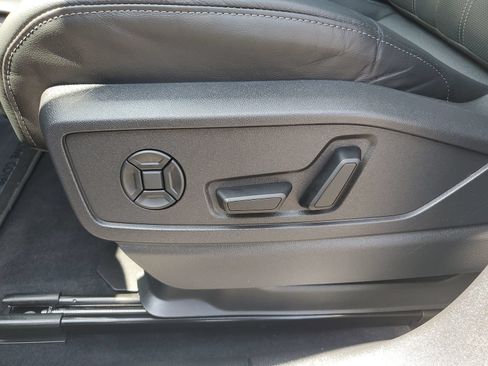 Used 2025 Audi Q5 Premium w/ Premium Plus AWD/4WD image 23
