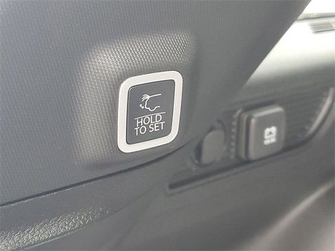 New 2025 Jeep Grand Cherokee Limited w/ Trailer Tow Package image 9