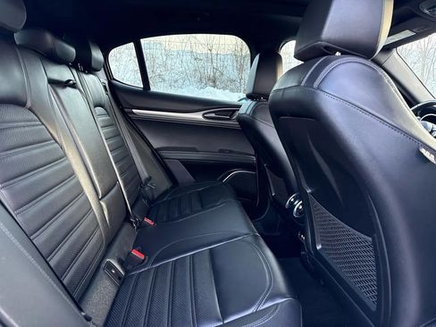 Used 2022 Alfa Romeo Stelvio Veloce image 31