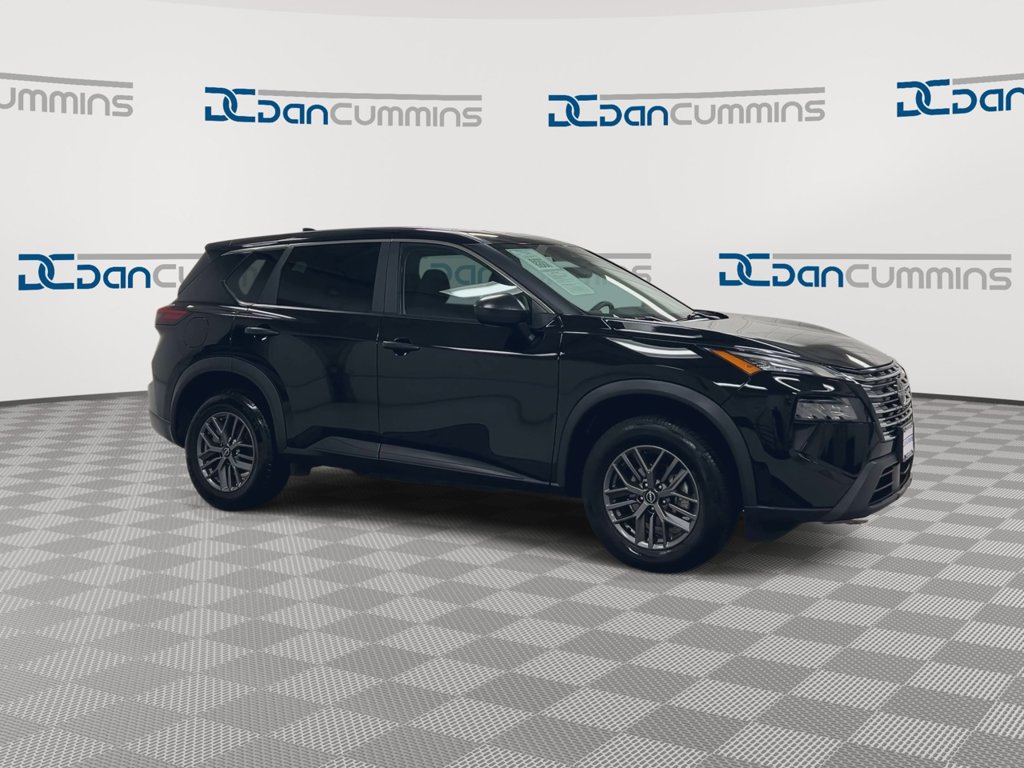 Used 2024 Nissan Rogue S FWD image 2