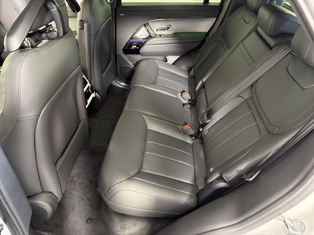 New 2027 Land Rover Range Rover Sport SE AWD/4WD image 6