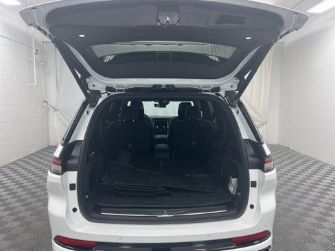 Used 2024 Jeep Grand Cherokee L Summit image 8