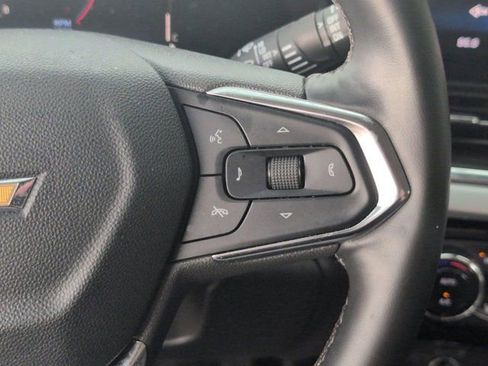 Used 2025 Chevrolet Trax LT w/ LT Convenience Package FWD image 21
