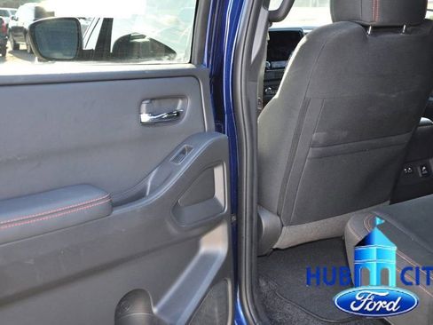 Used 2022 Nissan Frontier Pro-X image 13