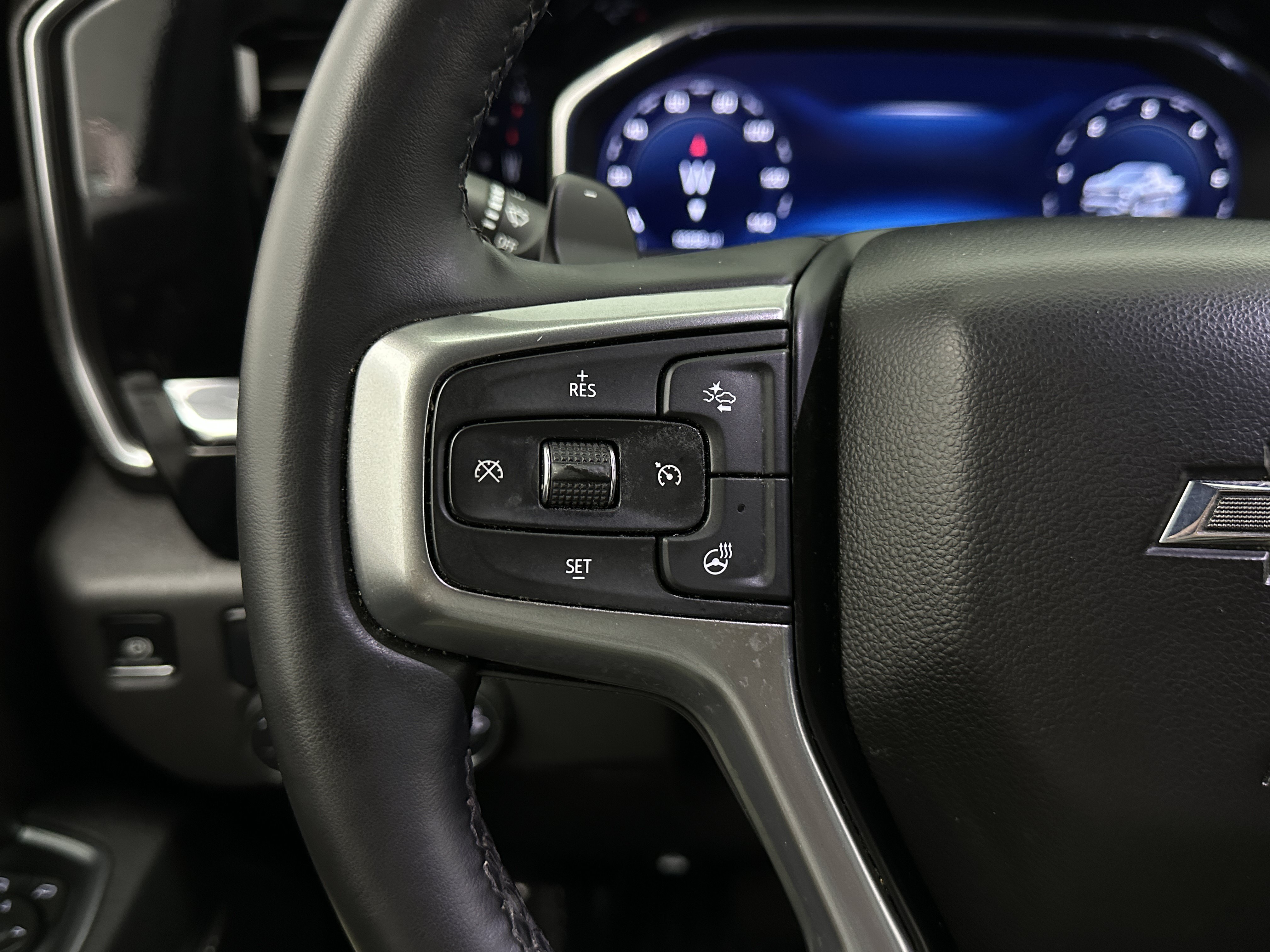Used 2025 Chevrolet Silverado 1500 RST w/ Convenience Package II RWD image 30