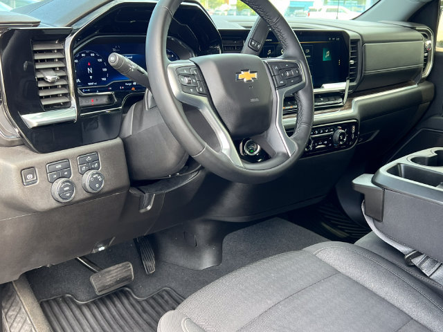 Used 2025 Chevrolet Silverado 1500 LT AWD/4WD image 17