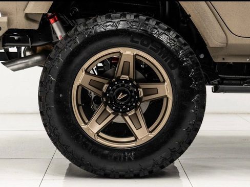 Used 2025 Jeep Wrangler Sport image 54