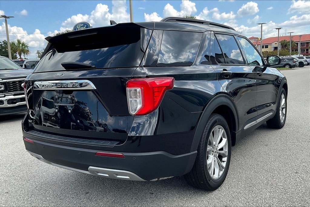 Used 2024 Ford Explorer XLT w/ Equipment Group 202A RWD image 6