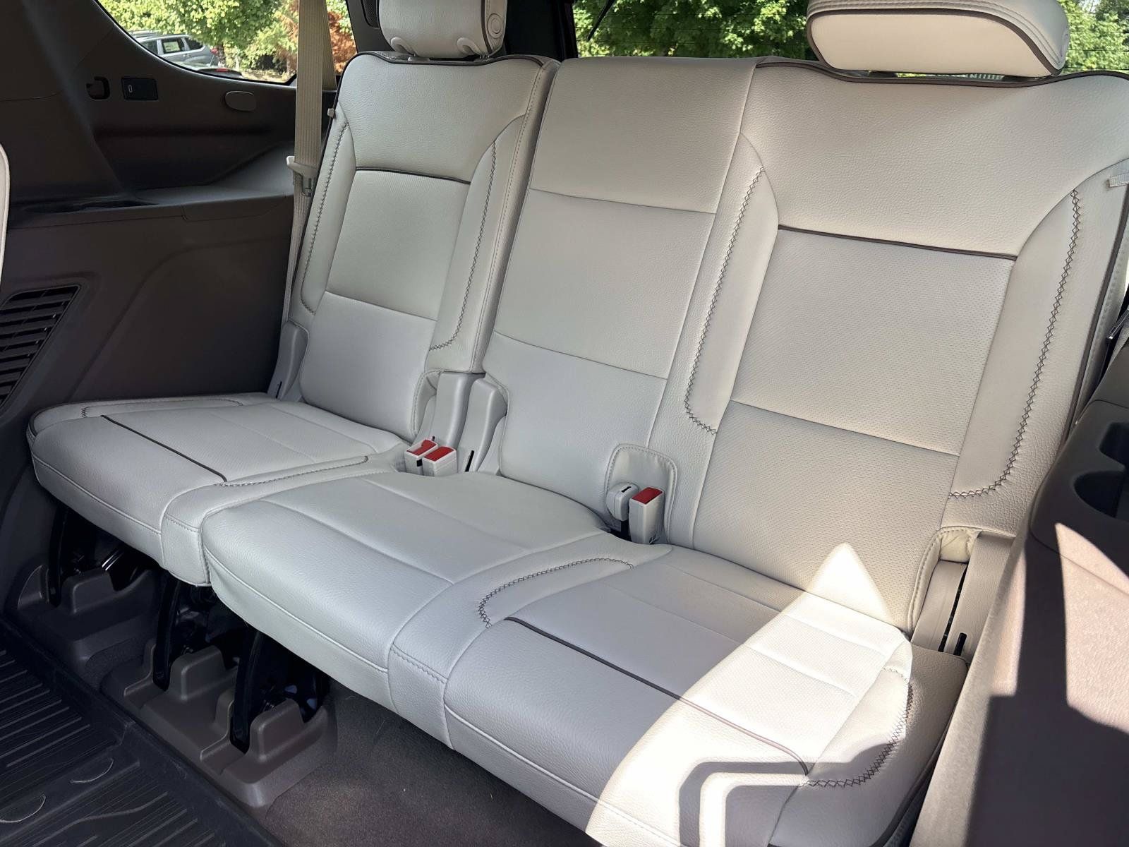 Used 2026 GMC Yukon Denali w/ Denali Reserve Package AWD/4WD image 32
