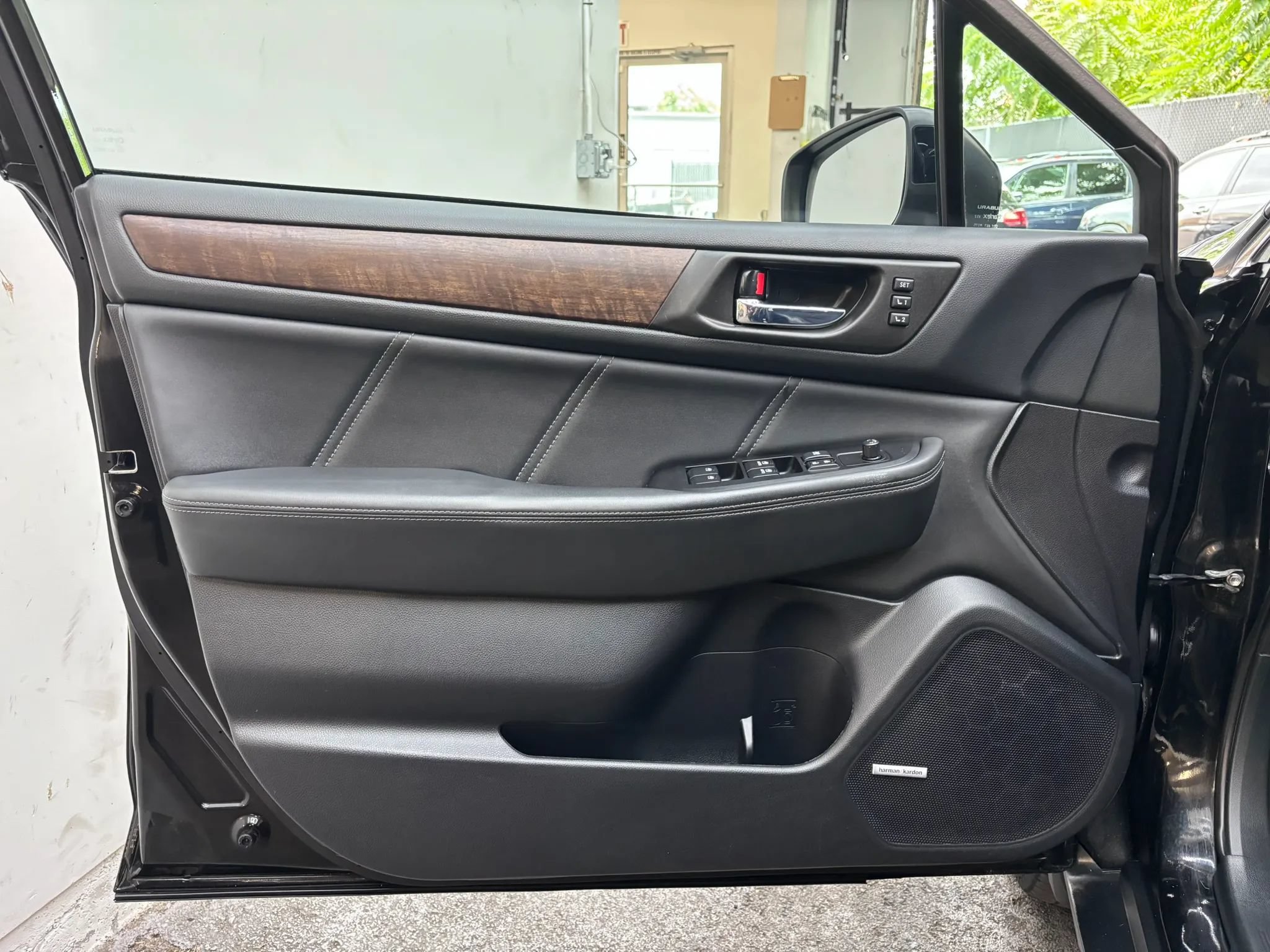 Used 2018 Subaru Outback 2.5i Limited AWD/4WD image 19