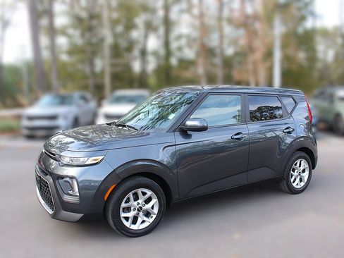 Used 2022 Kia Soul LX w/ Technology Package image 5