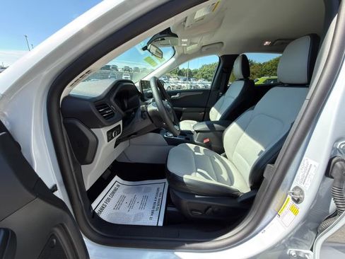Used 2025 Ford Escape SE FWD image 22
