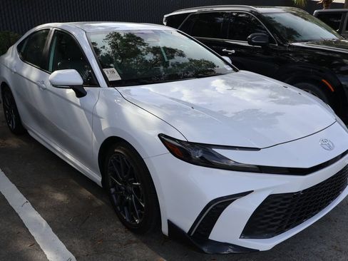 Certified 2025 Toyota Camry SE w/ Convenience Package FWD image 6
