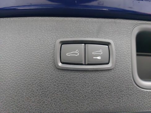 Certified 2026 Porsche Macan image 15