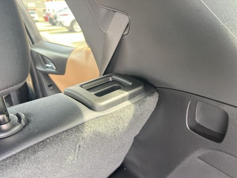 Used 2025 Chevrolet Equinox ACTIV w/ Safety and Technology Package AWD/4WD image 43