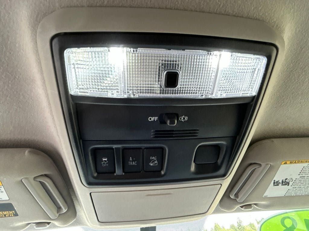 Used 2018 Toyota 4Runner SR5 AWD/4WD image 21
