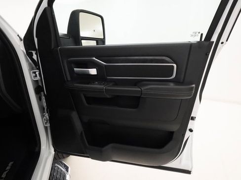 Used 2024 RAM 3500 Big Horn image 22