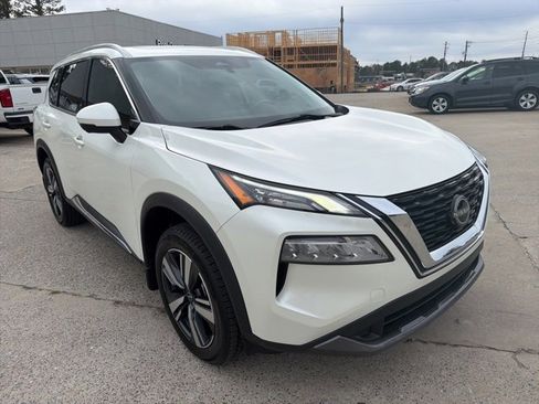 Used 2023 Nissan Rogue SL image 4