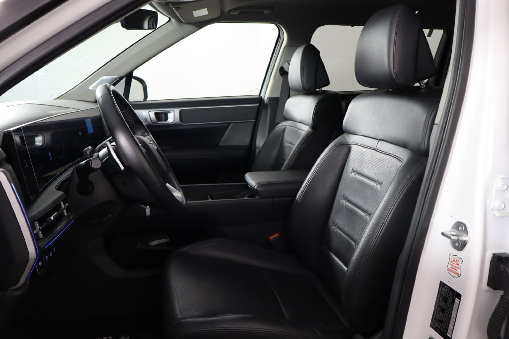 Used 2025 Hyundai Santa Fe Limited AWD/4WD image 10