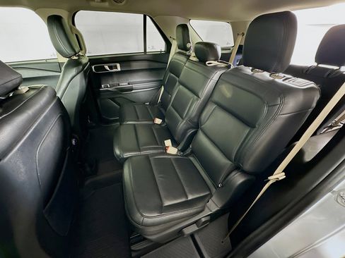 Used 2020 Ford Explorer 2WD image 26