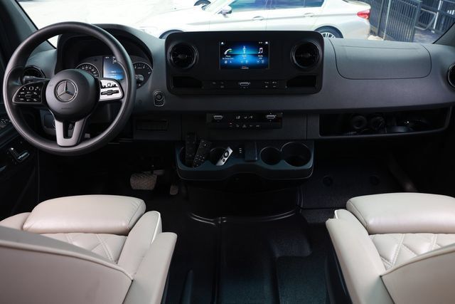 Used 2020 Mercedes-Benz Sprinter 2500 image 2