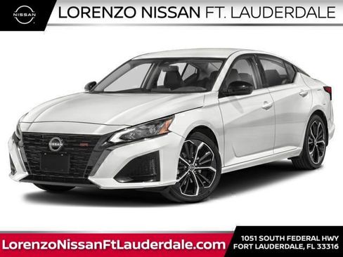 Certified 2024 Nissan Altima 2.5 SR image 1