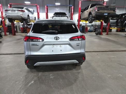 Used 2024 Toyota Corolla Cross XLE w/ Convenience Package image 6