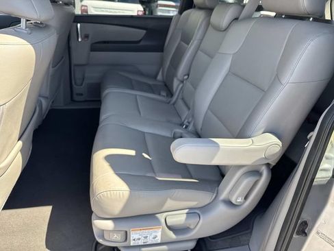 Used 2015 Honda Odyssey EX-L image 16