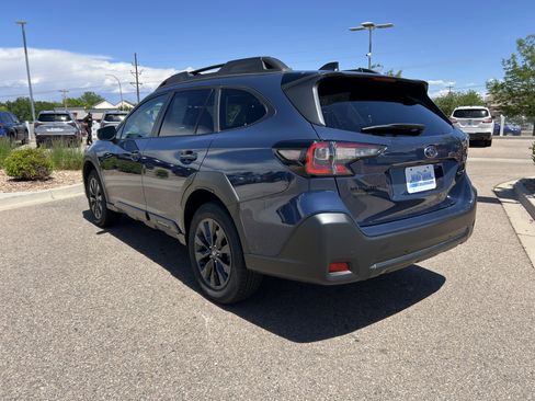 Used 2024 Subaru Outback Onyx Edition w/ Tech Package 3 AWD/4WD image 11