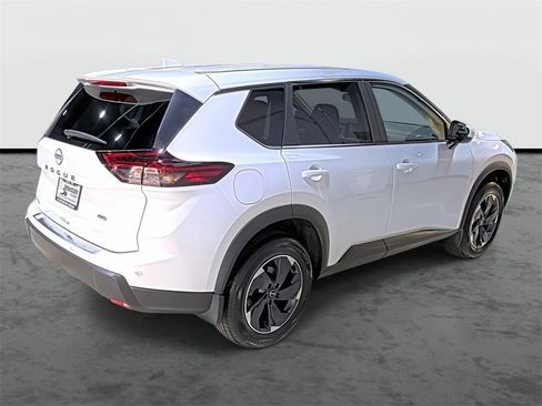 Used 2026 Nissan Rogue SV AWD/4WD image 4