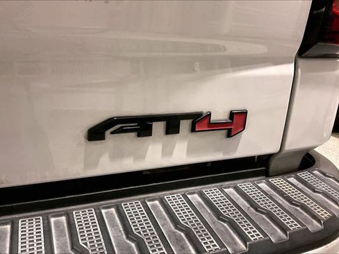 Used 2024 GMC Sierra 1500 AT4 w/ Technology Package image 9