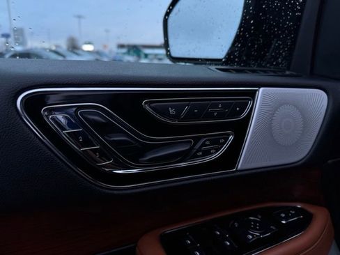 Used 2020 Lincoln Navigator L Reserve w/ Equipment Group 208A Reserve image 14