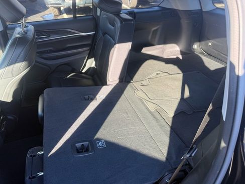 Used 2023 Jeep Grand Cherokee Limited image 29