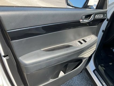 Used 2022 Hyundai Palisade Limited FWD image 7