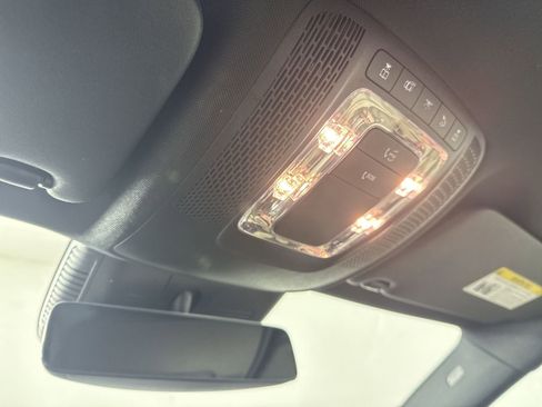 Used 2025 Mercedes-Benz GLA 250 4MATIC image 10