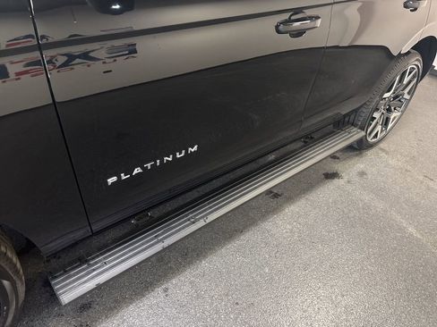 New 2026 Ford Expedition Platinum image 7