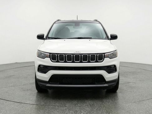 Used 2025 Jeep Compass Limited image 2