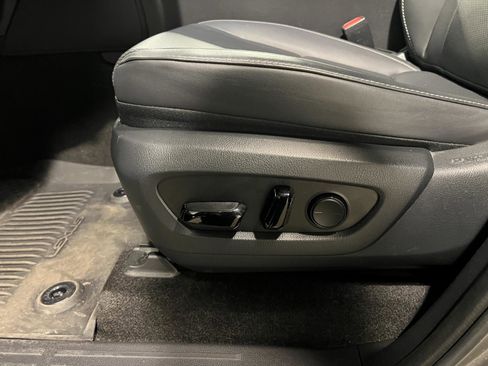 Used 2024 Lexus GX 550 w/ Accessory Package (31) image 24